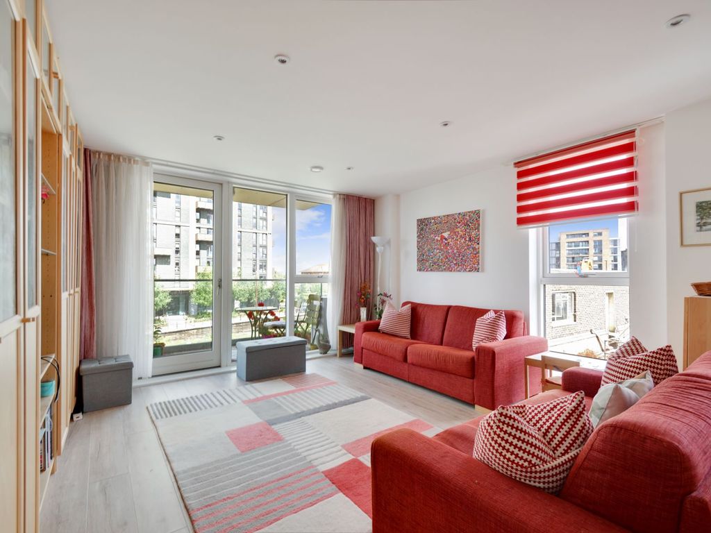 3 bed flat for sale in Norman Road, London SE10, £250,000