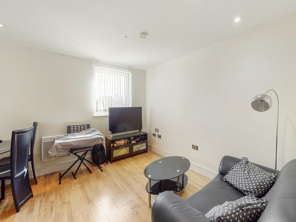 1 bed flat for sale in Cheshire Street, Shoreditch E2, £385,000