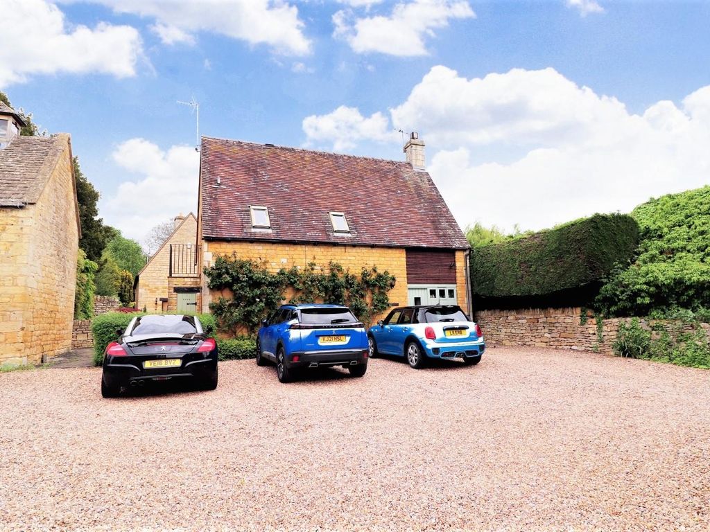 3 bed barn conversion to rent in Stanway Road, Stanton, Broadway WR12, £1,850 pcm