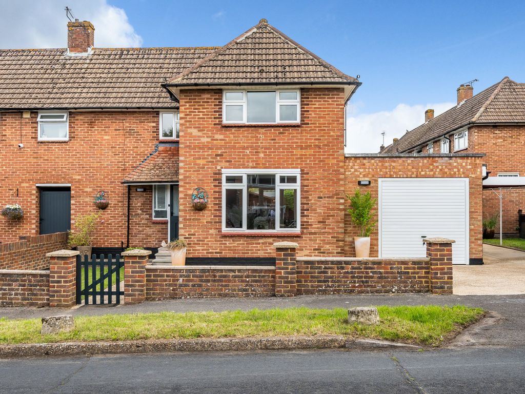 3 bed end terrace house for sale in Whiteway, Great Bookham, Bookham, Leatherhead KT23, £599,999