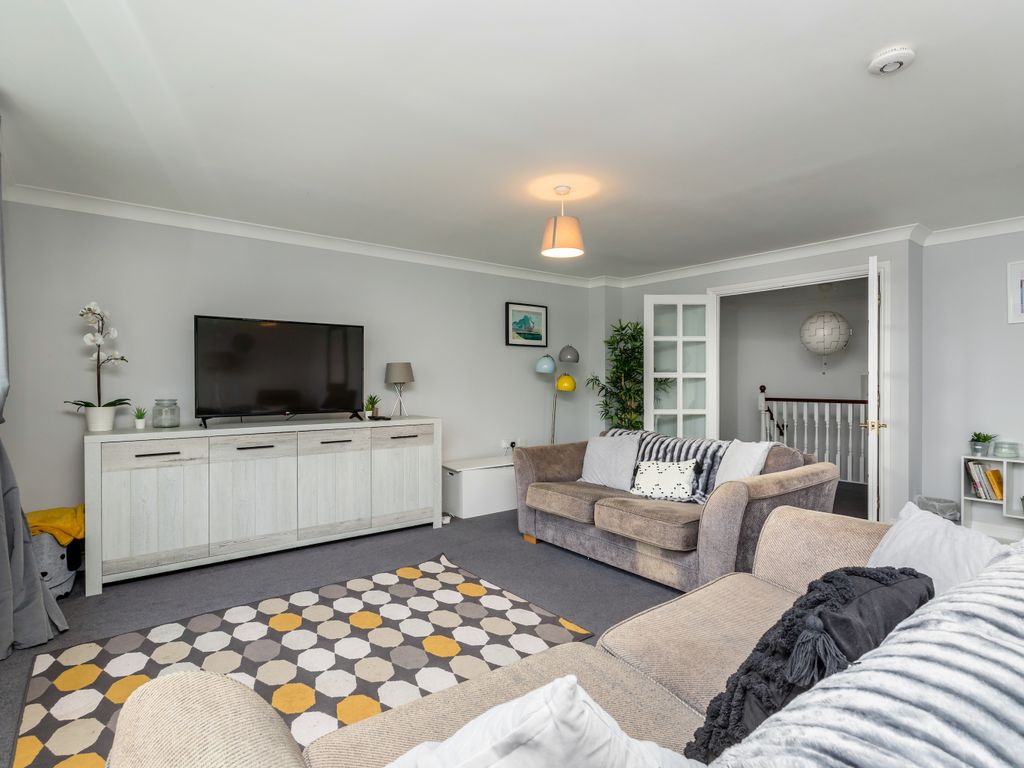 3 bed flat to rent in The Strand, Brighton Marina Village, Brighton BN2, £2,500 pcm