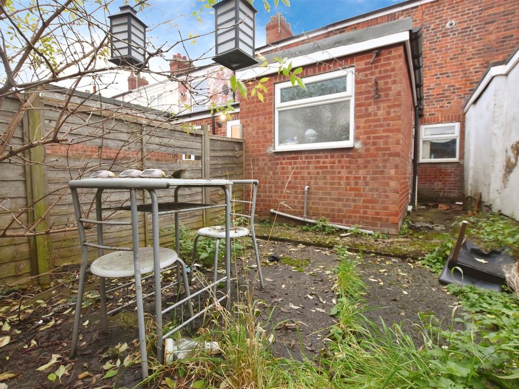 2 bed terraced house for sale in Devon Street, Hull HU4, £60,000