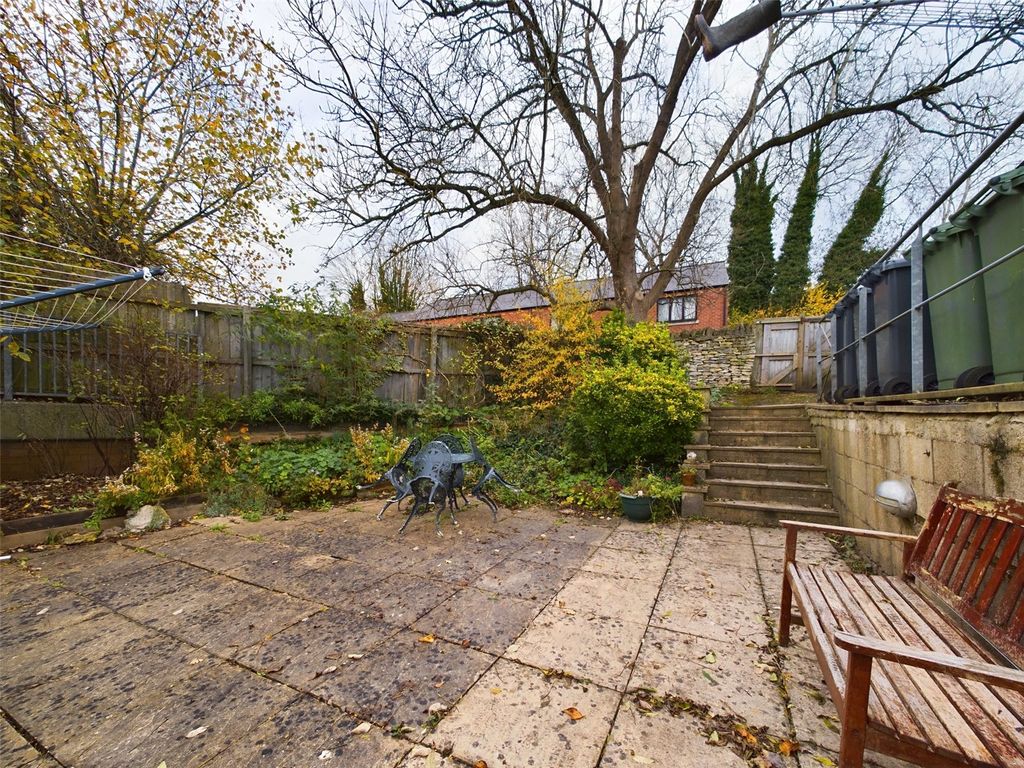 1 bed flat for sale in Lansdown, Stroud, Gloucestershire GL5, £105,000