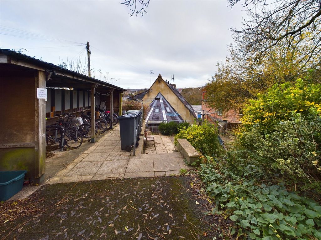 1 bed flat for sale in Lansdown, Stroud, Gloucestershire GL5, £105,000
