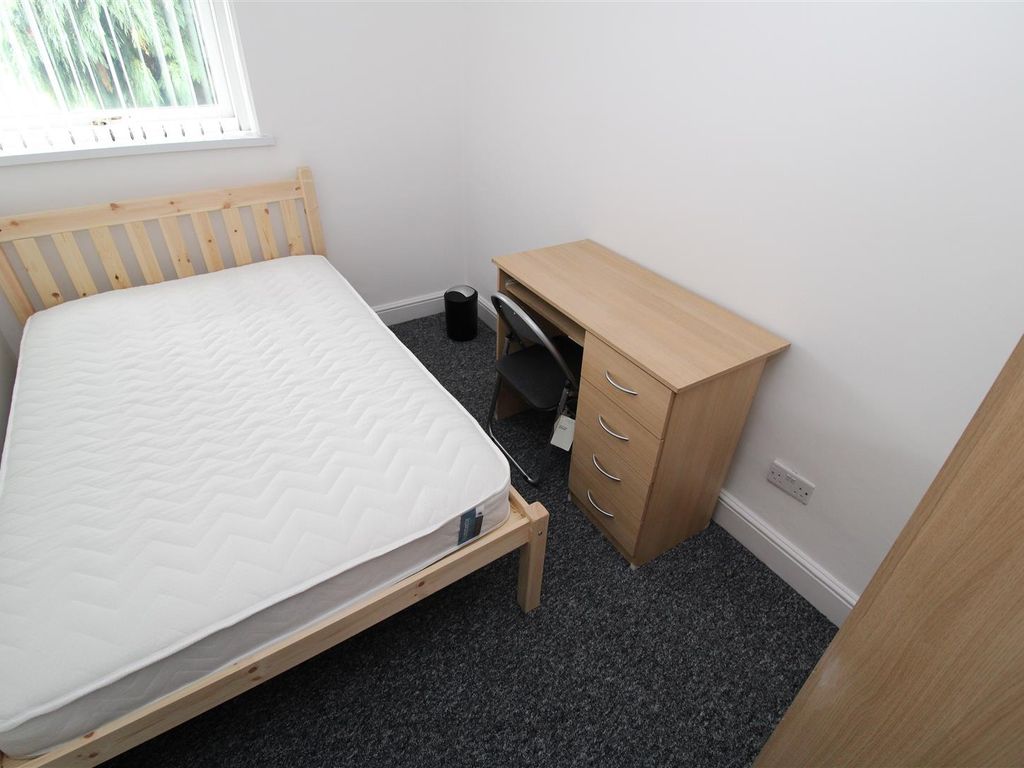 4 bed terraced house to rent in Park Street, Treforest, Pontypridd CF37, £1,280 pcm