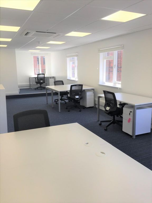Serviced office to let in 137 - 139 High Street, High Street Centre, Beckenham BR3, £3,000 pa