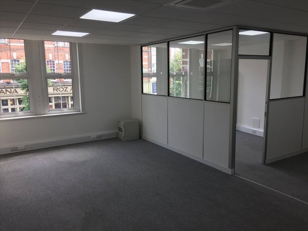 Serviced office to let in 5-7 Kingston Hill, Kingston Upon Thames KT2, £2,100 pa