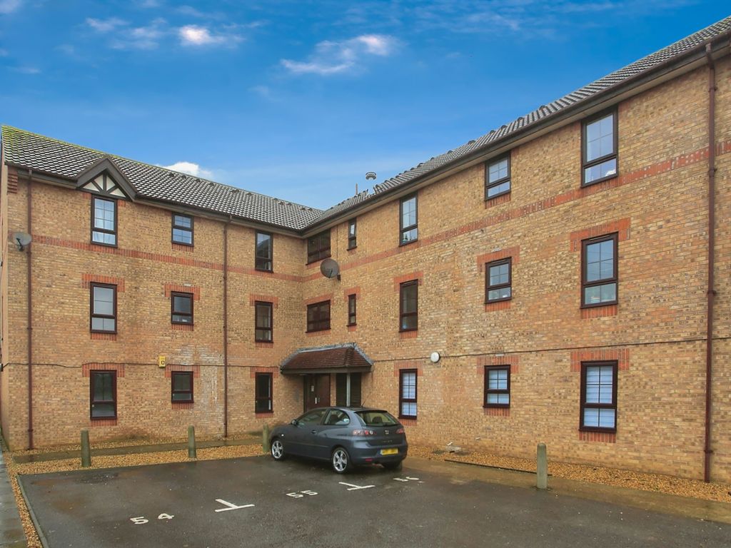 1 bed flat for sale in Albany Walk, Peterborough PE2, £90,000