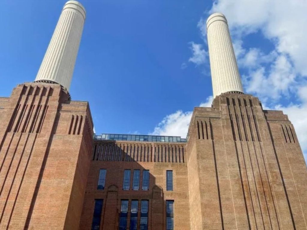 Serviced office to let in The Engine Room, 18 The Power Station, Battersea Power Station, London SW11, £6,108 pa