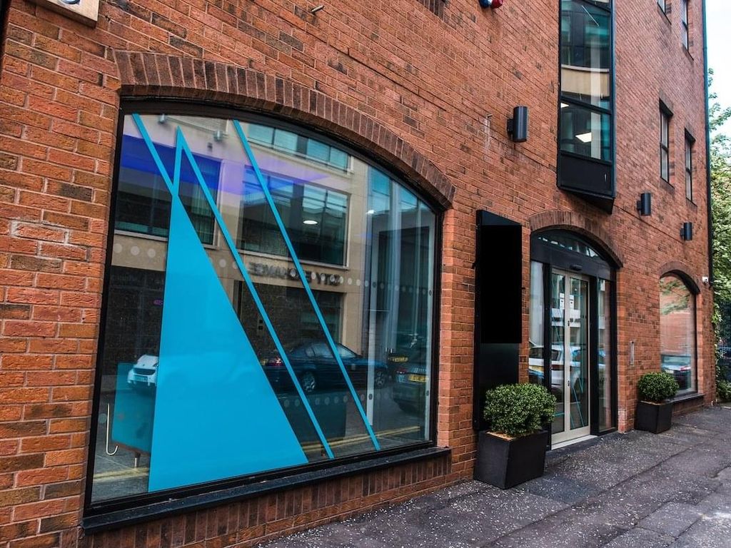 Serviced office to let in 16-18 Gloucester Street, Northern Court, Belfast BT1, £3,900 pa