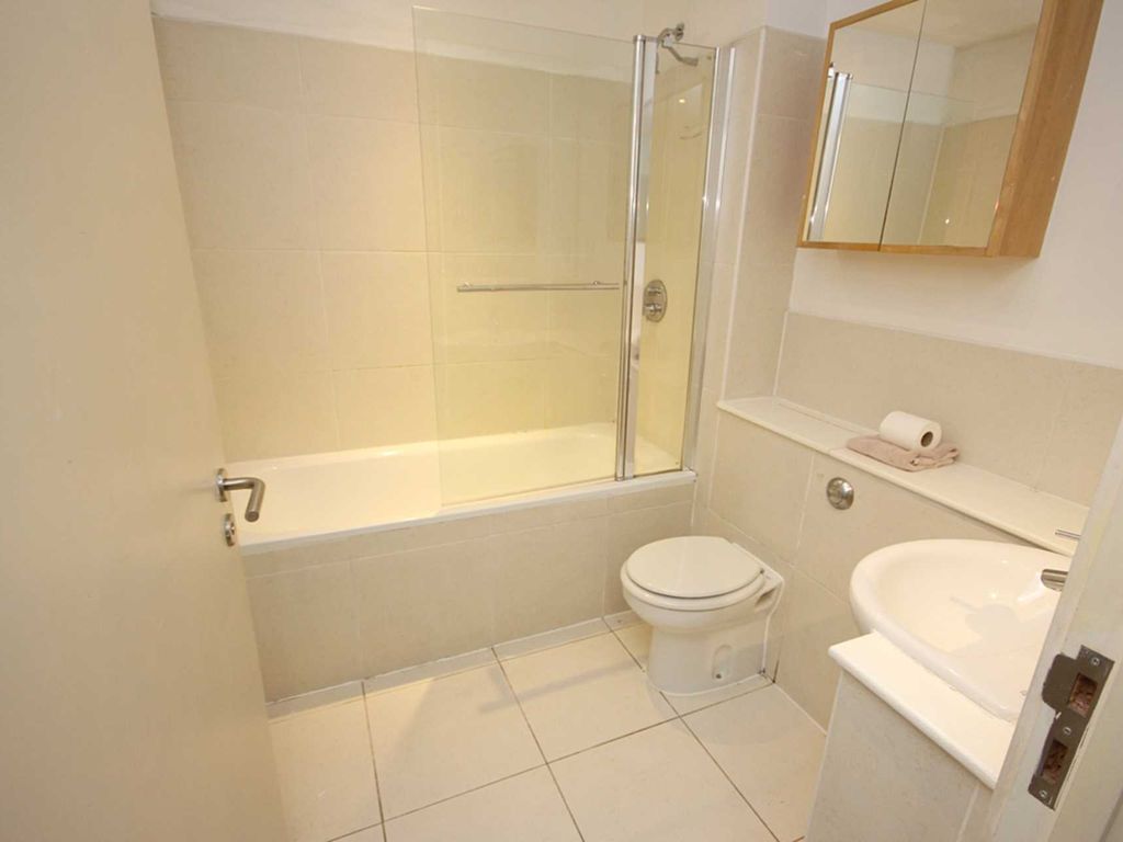2 bed flat for sale in Arundel Street, Manchester M15, £209,950