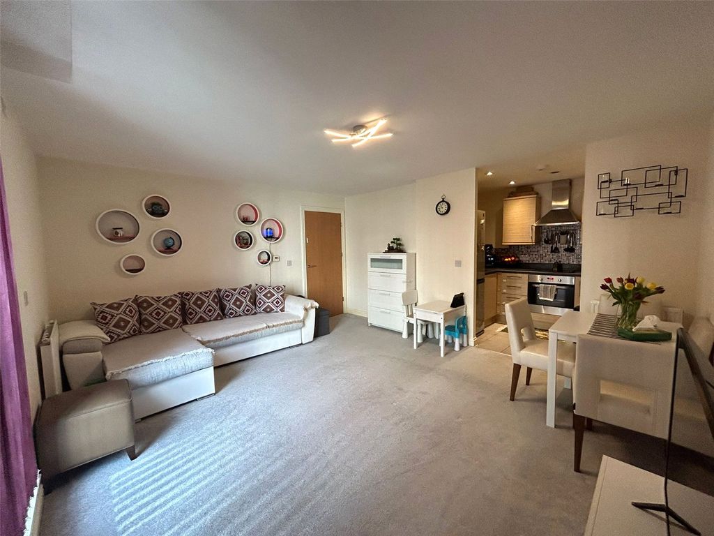1 bed flat for sale in Fletcher Court, London NW9, £270,000