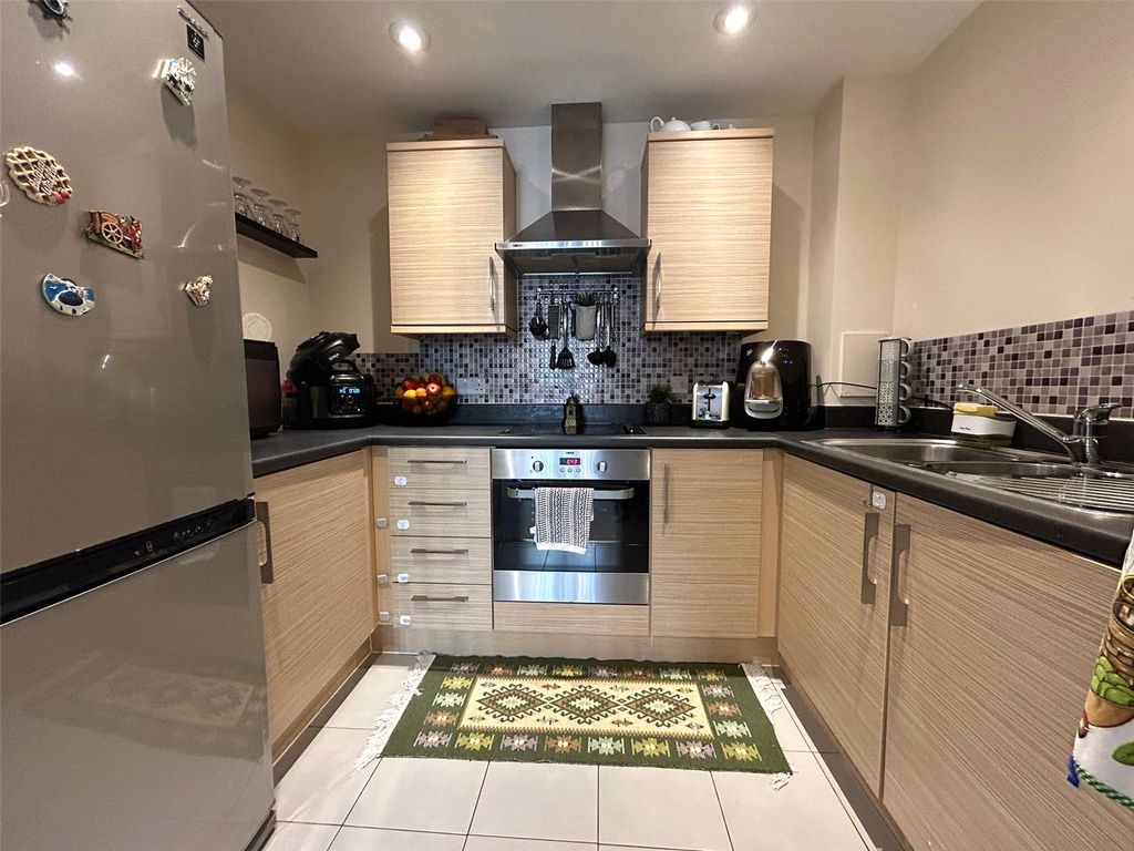 1 bed flat for sale in Fletcher Court, London NW9, £270,000