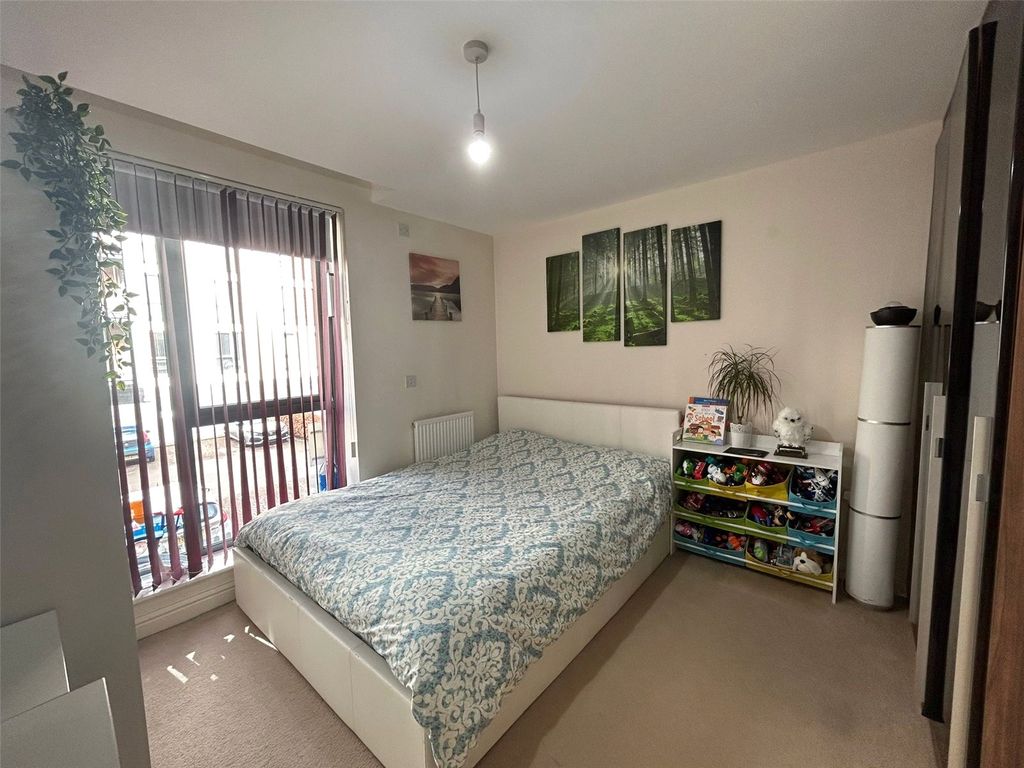 1 bed flat for sale in Fletcher Court, London NW9, £270,000