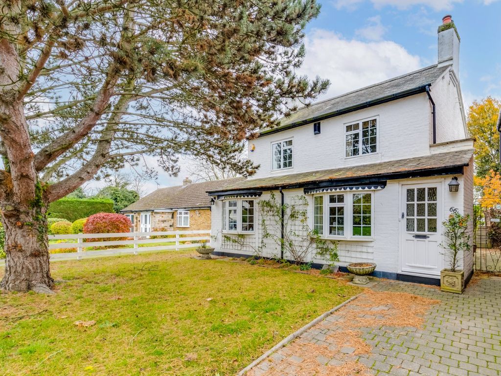 4 bed detached house for sale in Datchworth Green, Datchworth, Hertfordshire SG3, £750,000