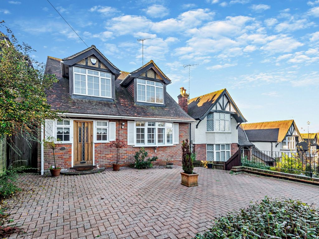 3 bed detached house for sale in Batchworth Hill, Rickmansworth WD3, £999,950