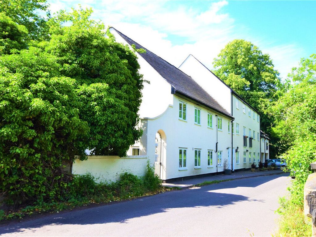 2 bed flat for sale in Pig Lane, Bishops Stortford CM22, £295,000