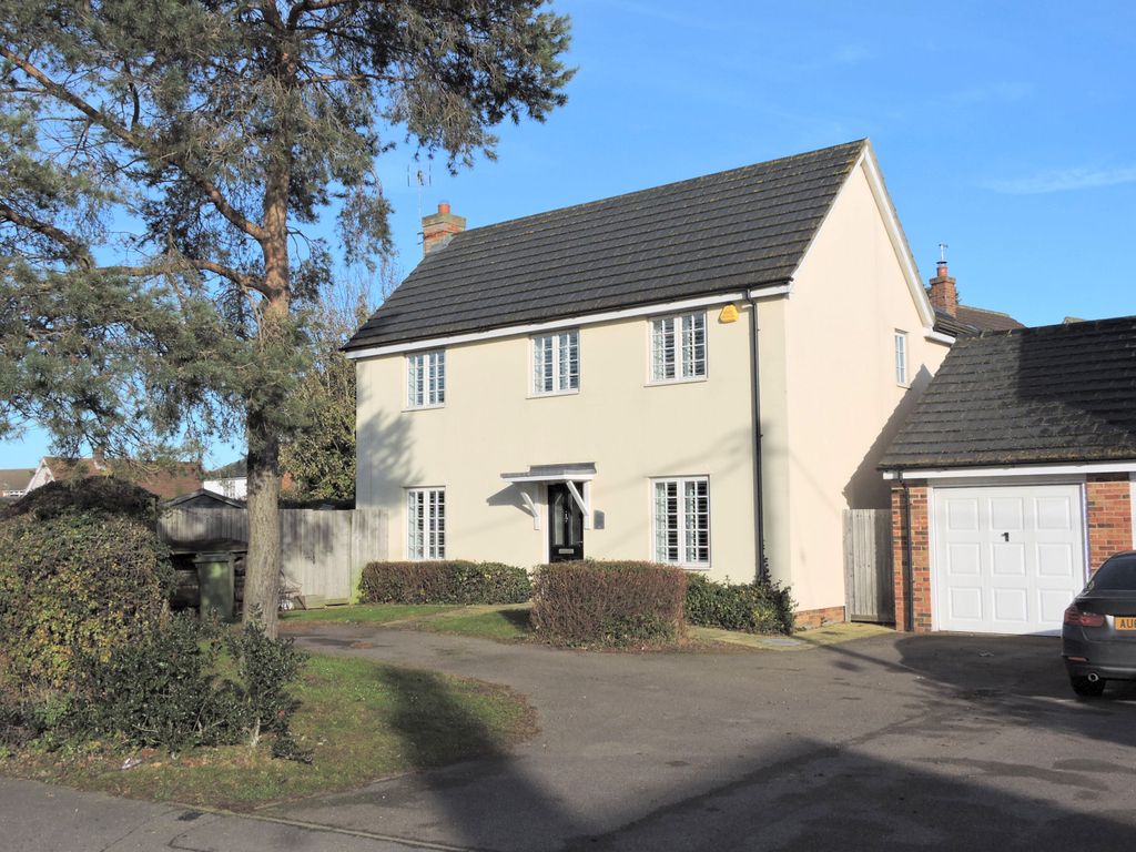 4 bed detached house for sale in Bannister Green, Dunmow CM6, £500,000