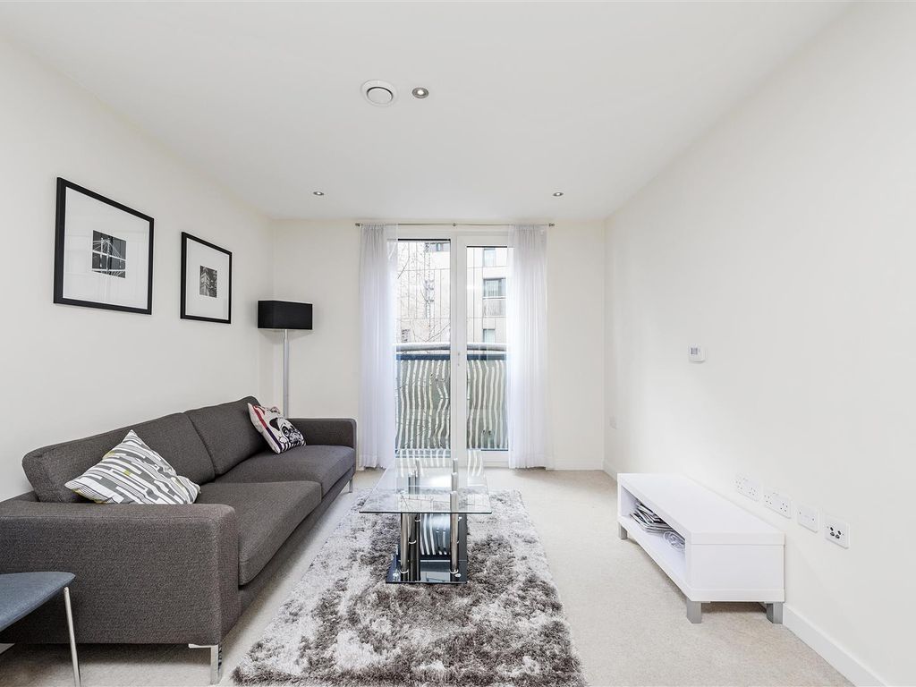 1 bed flat for sale in Woods House, Grosvenor Waterside, 7 Gatliff Road, Chelsea, London SW1W, £575,000