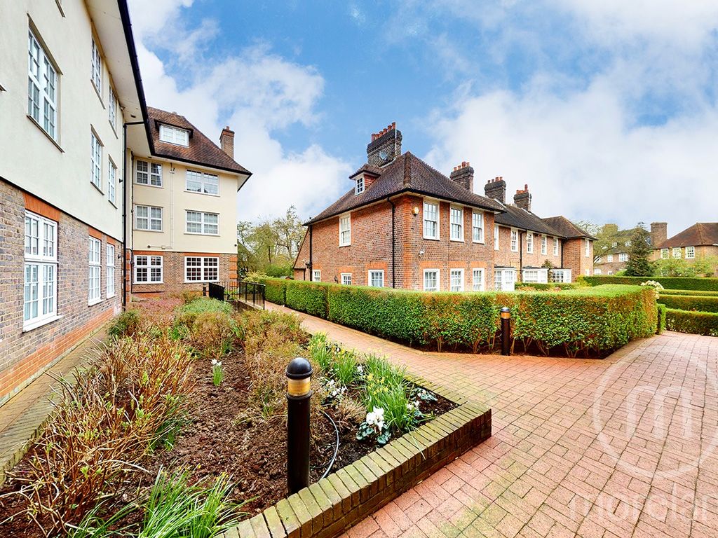 2 bed flat for sale in 20 Corringway, Hampstead Garden Suburb NW11, £570,000