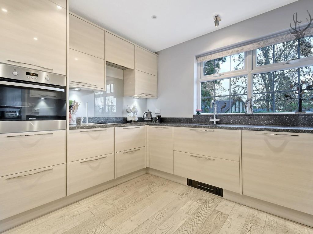 4 bed detached house for sale in Hazelwood, Loughton IG10, £1,100,000