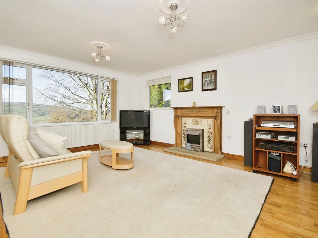 3 bed detached bungalow for sale in Old Hackney Lane, Hackney, Matlock DE4, £460,000