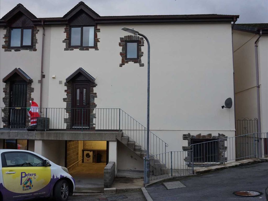 3 bed semi-detached house to rent in Lon Cae Ffynnon, Llandeilo SA19, £1,000 pcm