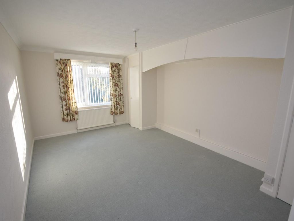 3 bed flat for sale in Grange Court, Grange Road, Eastbourne BN21, £350,000