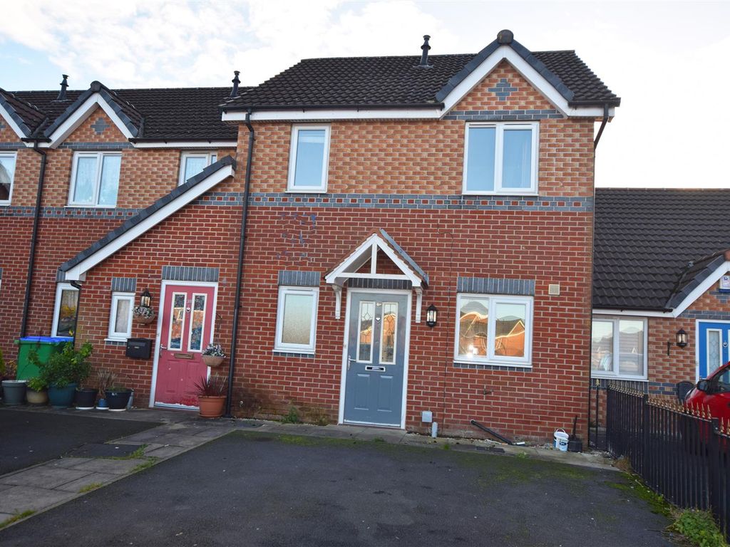 3 bed property for sale in Lorton Close, Middleton, Manchester M24, £190,000
