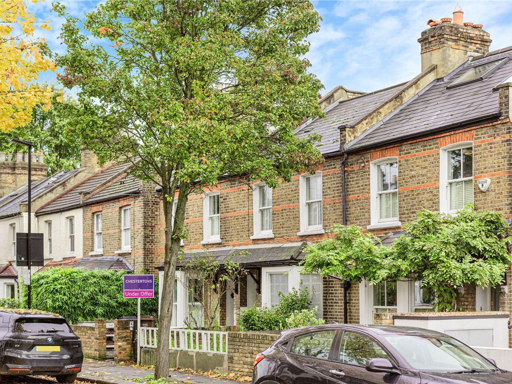 3 bed property for sale in Duke Road, Turnham Green W4, £900,000
