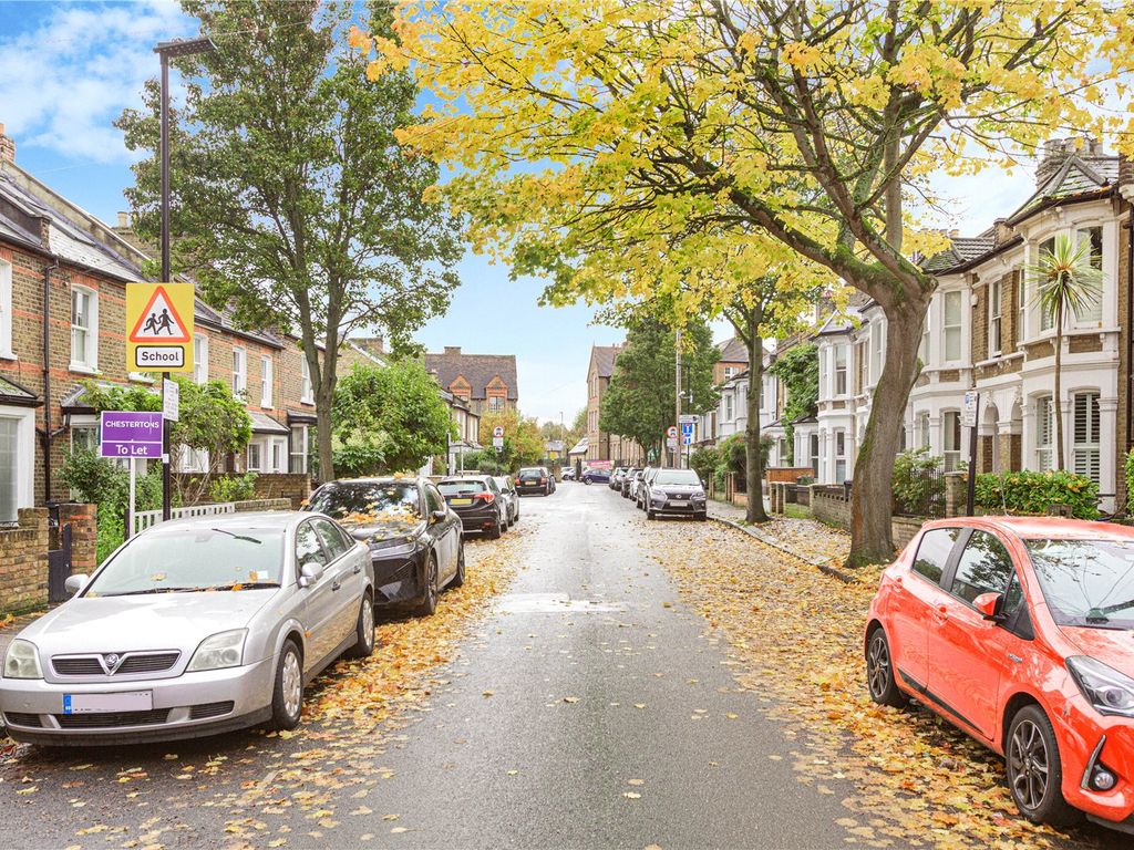 3 bed property for sale in Duke Road, Turnham Green W4, £900,000