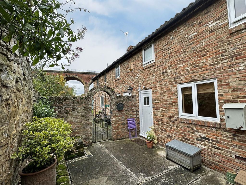 1 bed cottage for sale in Meynells Cottages, High Street, Yarm TS15, £130,000
