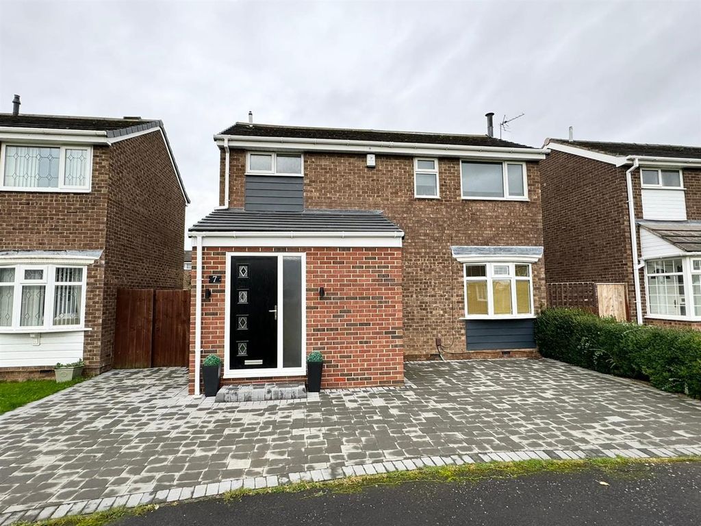 3 bed detached house for sale in Pannal Walk, Eaglescliffe, Stockton-On-Tees TS16, £220,000