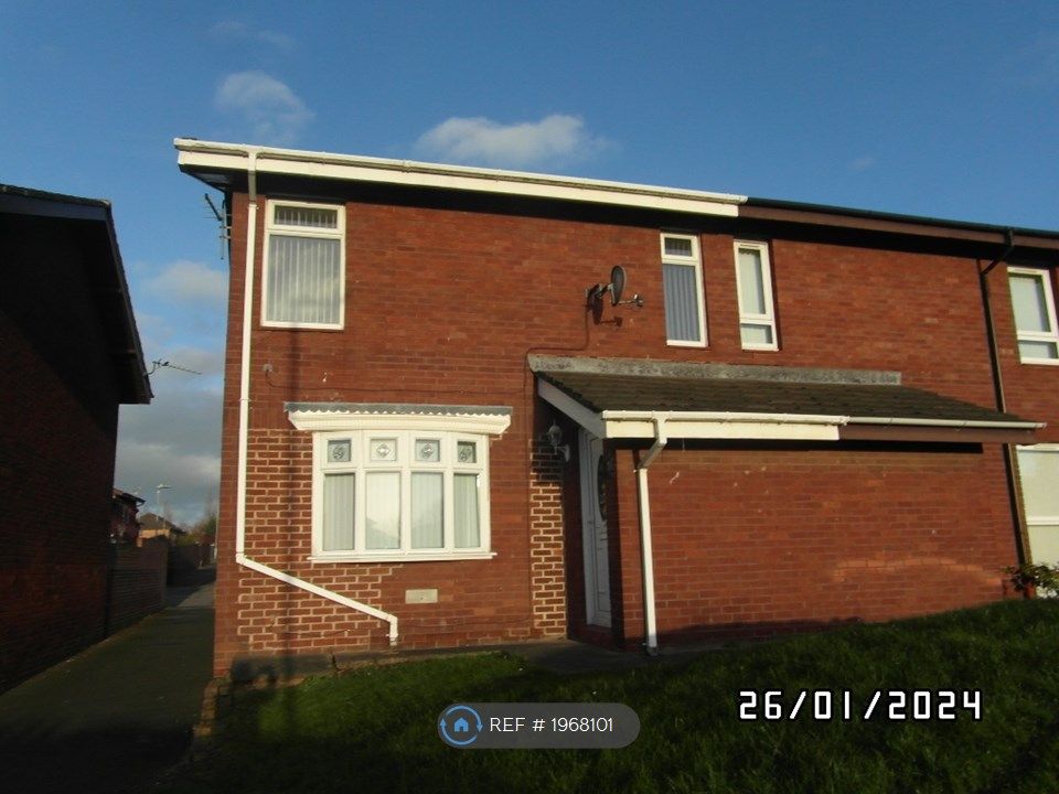 3 bed semi-detached house to rent in Milling Court, Gateshead NE8, £800 pcm