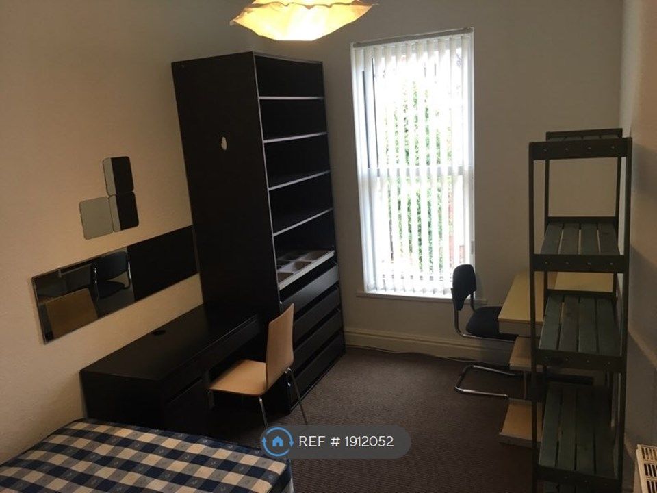 8 bed semi-detached house to rent in Rutland Avenue, Sefton Park, Liverpool L17, £4,000 pcm