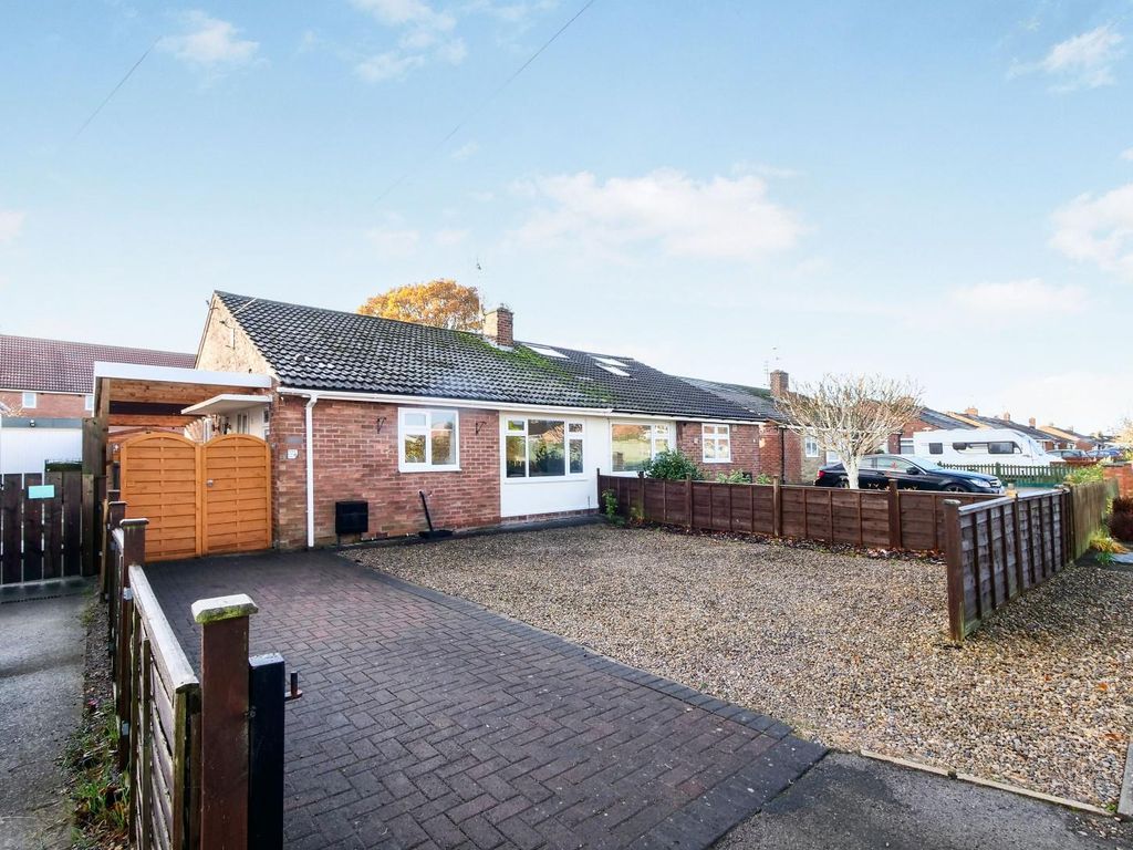 3 bed semi-detached bungalow for sale in Woodland Way, Huntington, York YO32, £300,000