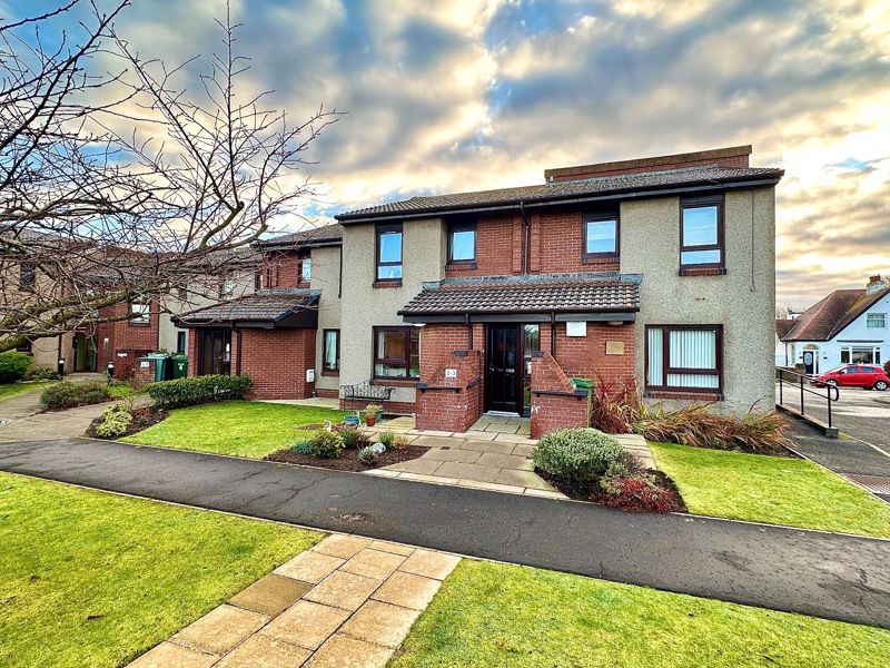 1 bed flat for sale in Cavendish Court, Troon KA10, £75,000