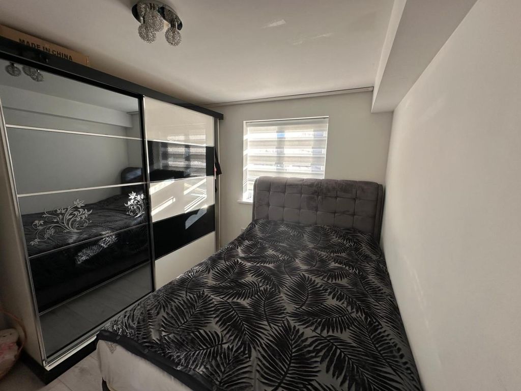 2 bed flat for sale in Manton Road, Enfield EN3, £265,000