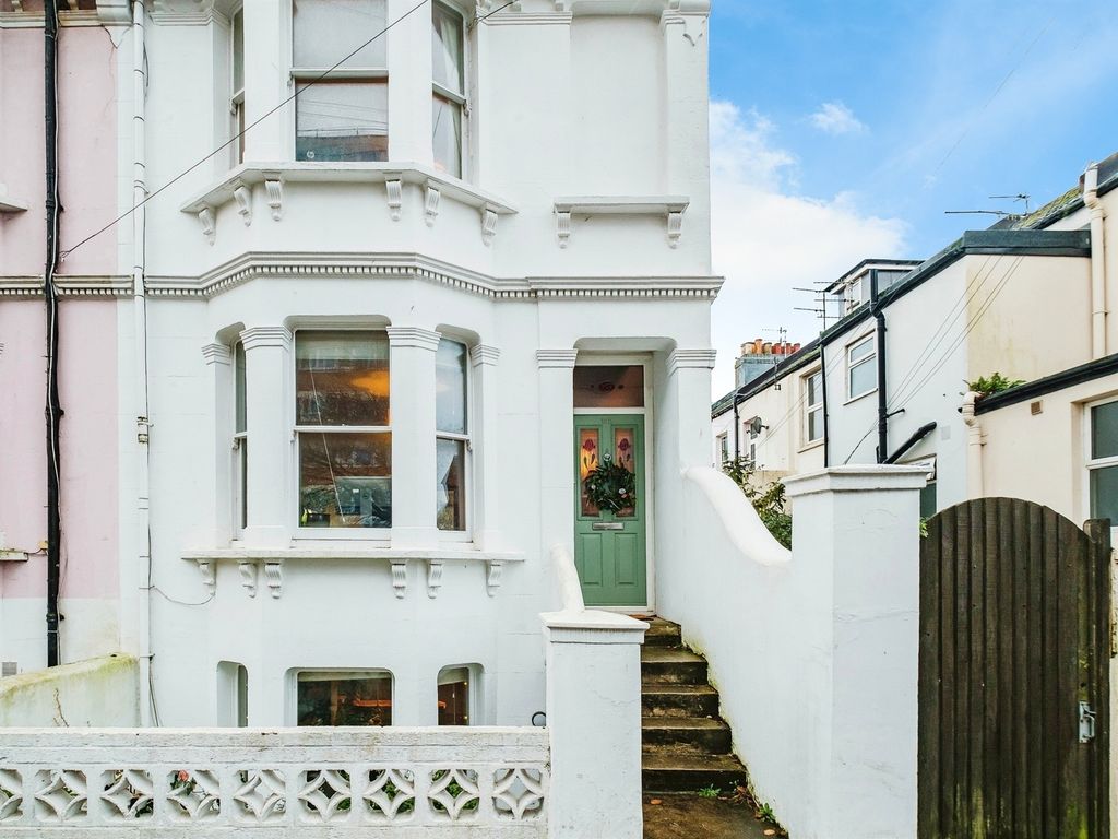 3 bed end terrace house for sale in Clarendon Road, Hove BN3, £650,000