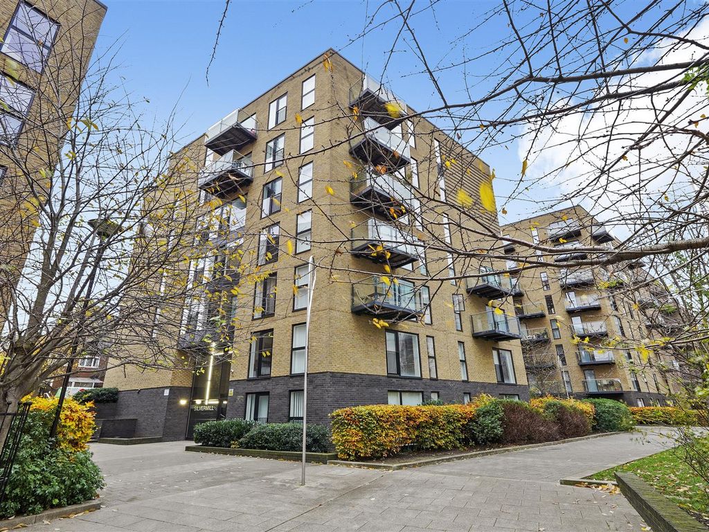 1 bed flat for sale in Conington Road, London SE13, £260,000