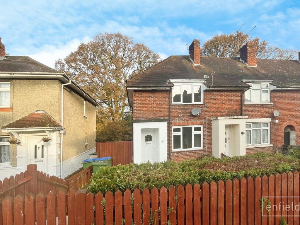 2 bed end terrace house for sale in Vine Road, Southampton SO16, £239,950