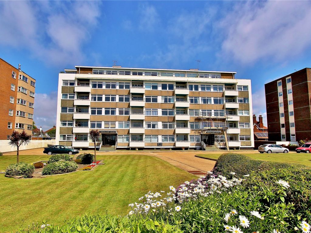 2 bed flat for sale in West Parade, Worthing, West Sussex BN11, £275,000