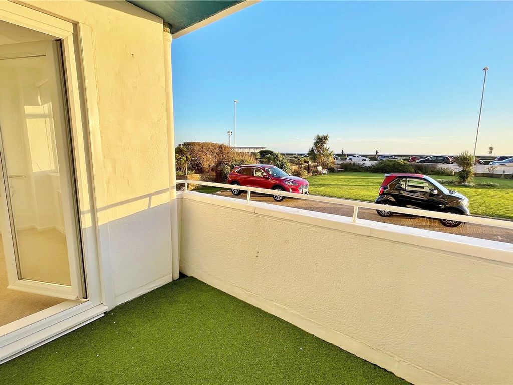 2 bed flat for sale in West Parade, Worthing, West Sussex BN11, £275,000