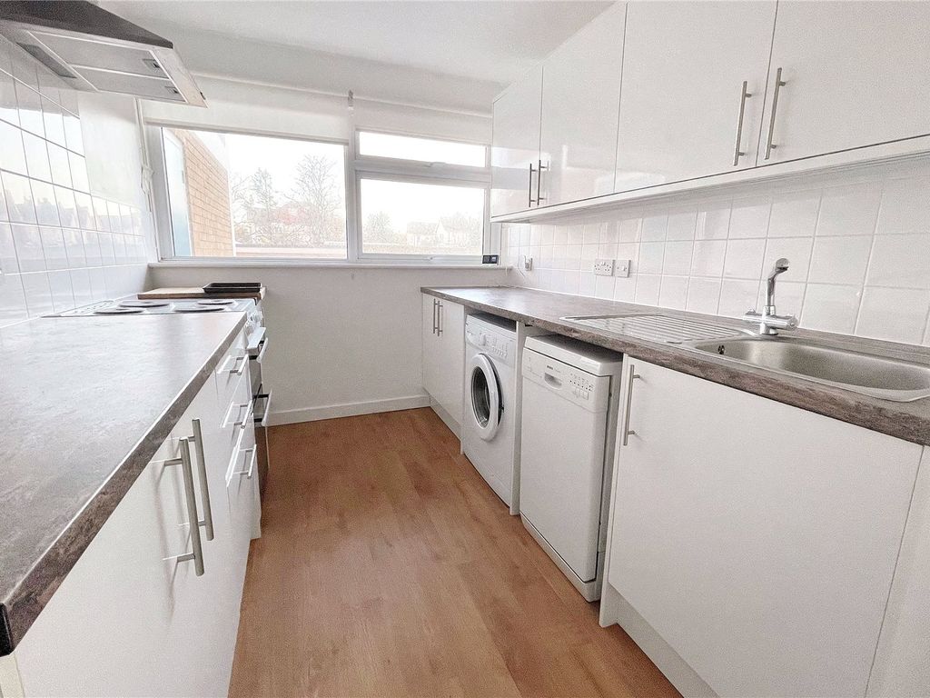 2 bed flat for sale in West Parade, Worthing, West Sussex BN11, £275,000