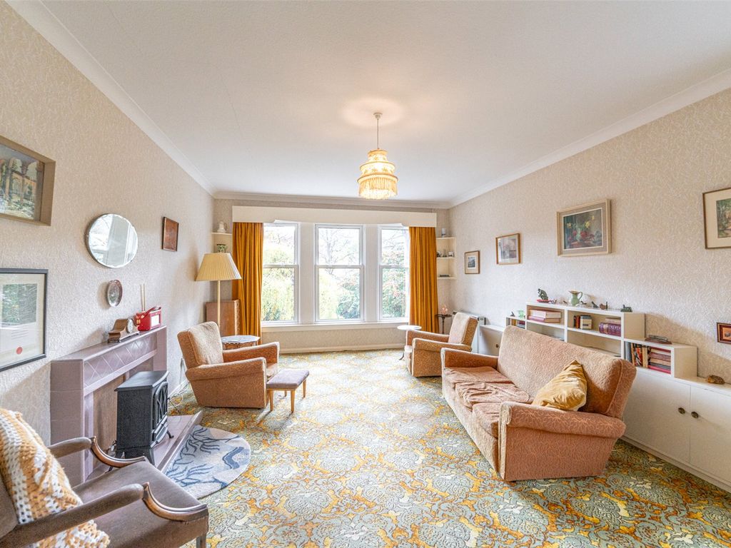 3 bed flat for sale in Mortonhall Road, Edinburgh EH9, £390,000