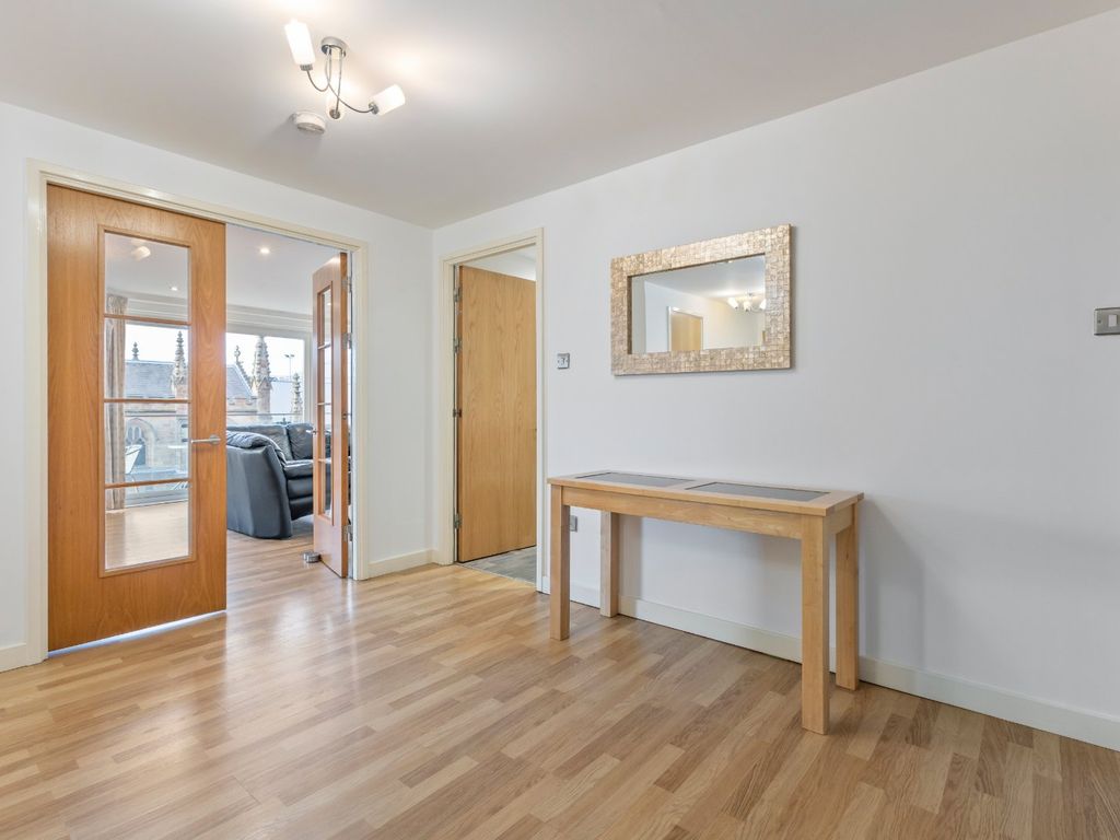 2 bed flat for sale in Dunlop Street, Glasgow G1, £240,000