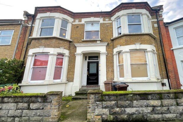 1 bed flat to rent in St. Mary Road, London E17, £1,350 pcm