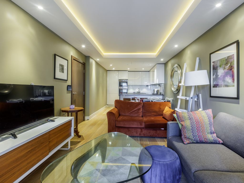1 bed flat for sale in Parr's Way, Hammersmith W6, £655,000