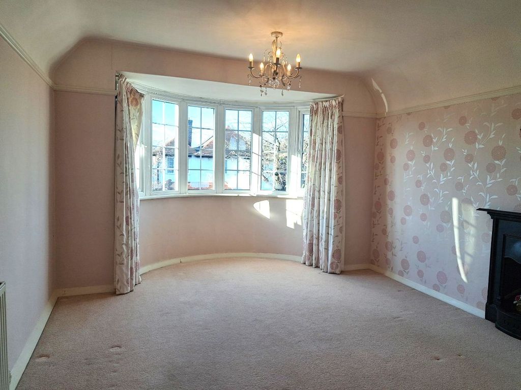 5 bed semi-detached house to rent in Barcheston Road, Cheadle, Greater Manchester SK8, £2,500 pcm