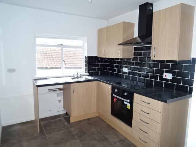 3 bed terraced house to rent in Phillip Street, Graig, Pontypridd CF37, £750 pcm